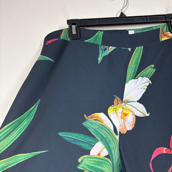 Chico's 3.5 / 18 Floral Wide Pants Black Elastic Waist Pull On Side Pocket - Picture 4 of 10